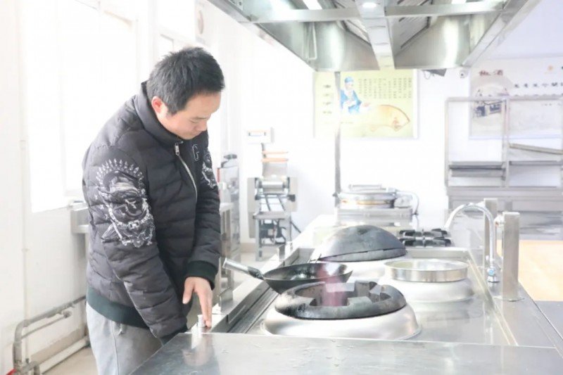 为师生讲解了实训课程中常见的几种不安