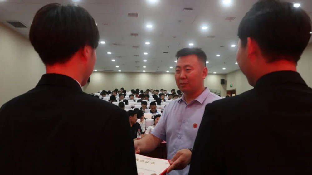 讲好资助故事